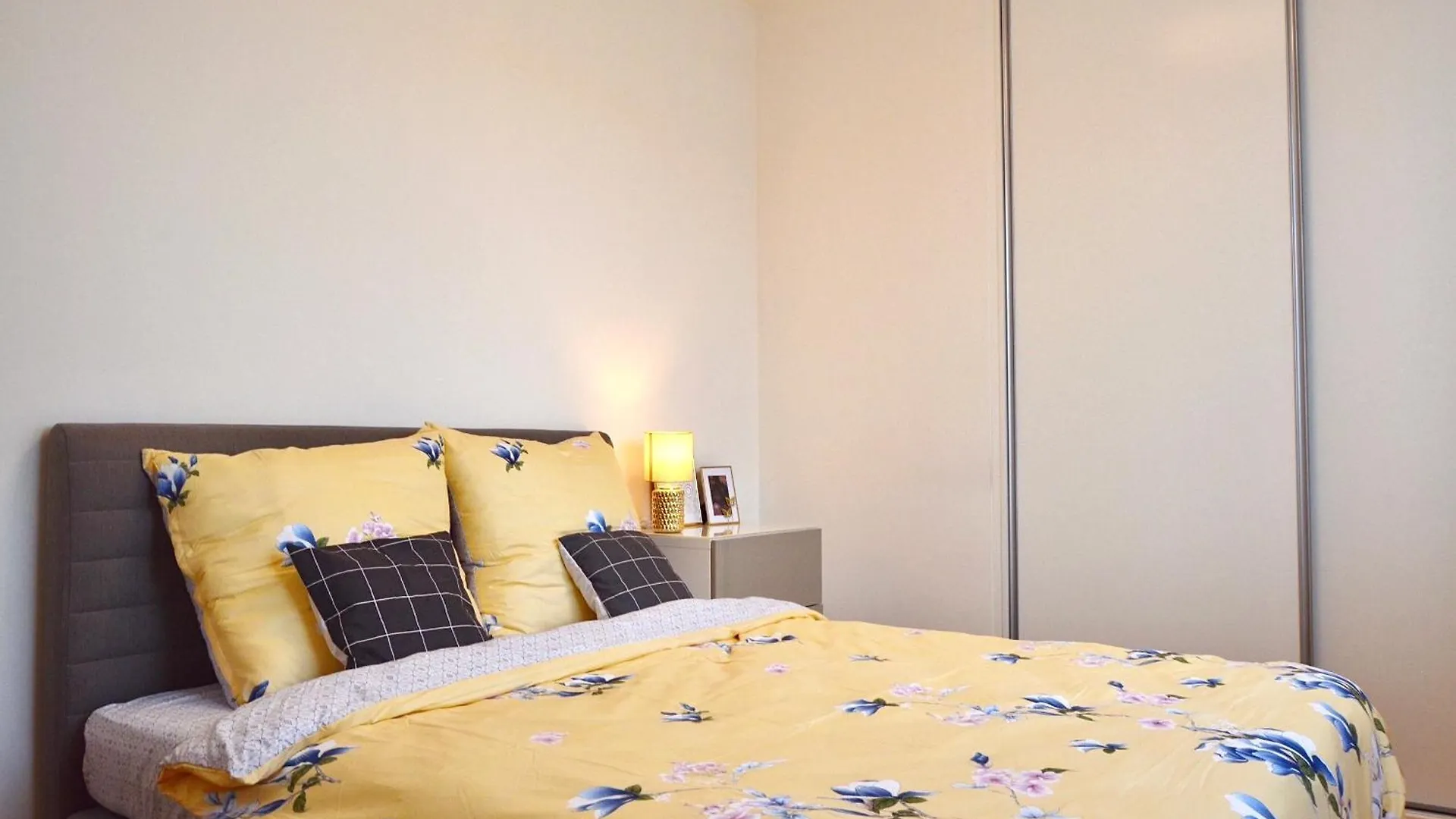 Apartment With Free Parking In Praha