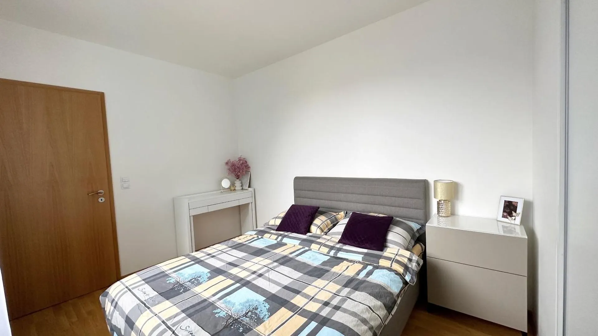 Apartment With Free Parking In Praha