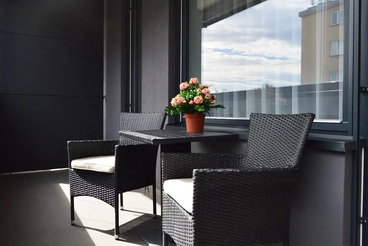 Apartment With Free Parking In Prague